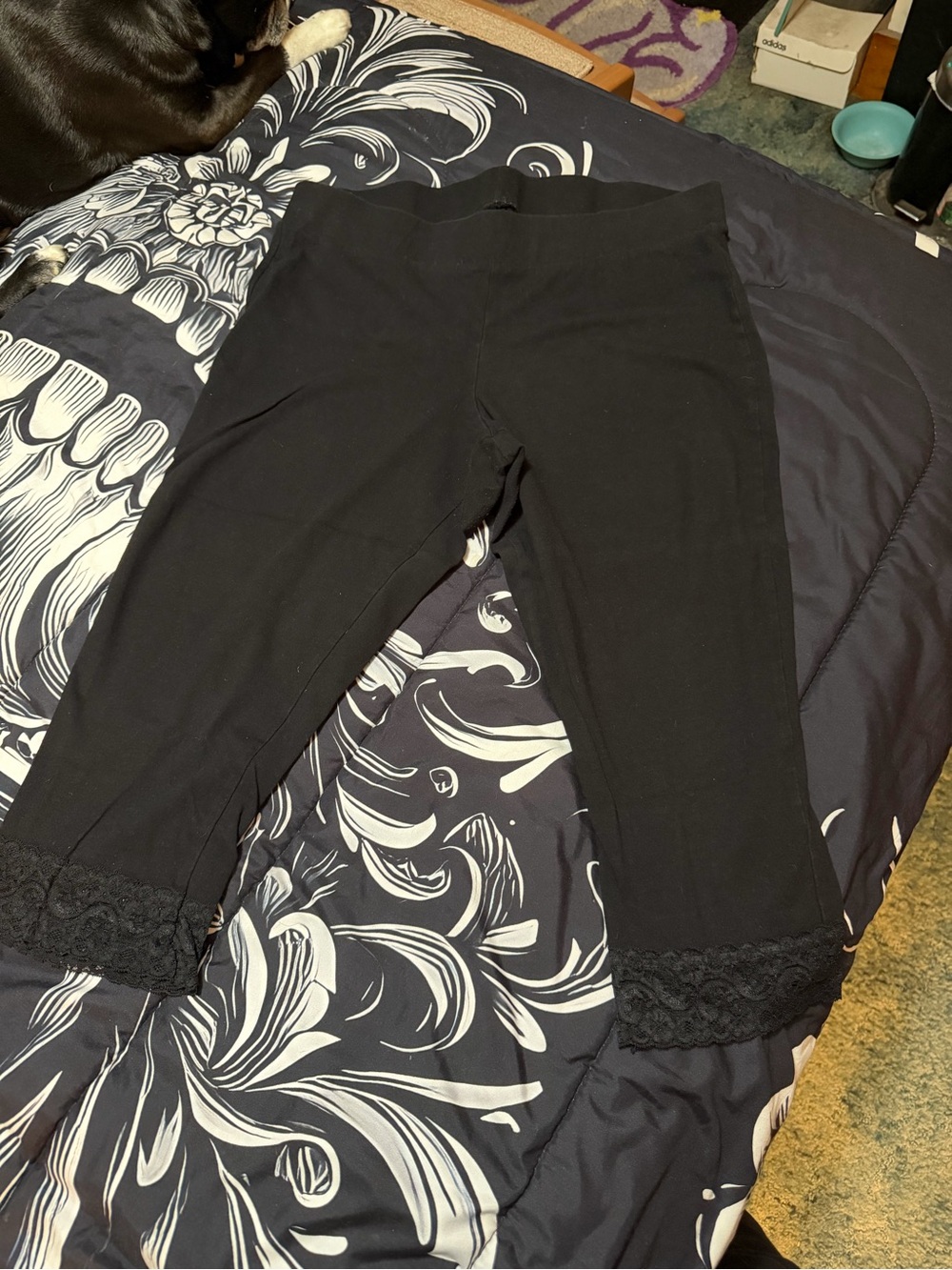 Torrid Black Lace Hem Capri Leggings - Picture 2 of 3